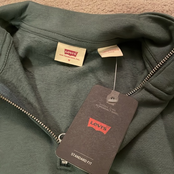 NWT Levi’s cropped quarter zip pullover - Picture 5 of 6